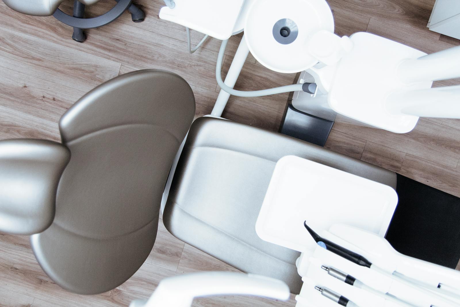 Il tuo dentista a Pomezia: prevenzione e cura per tutta la famiglia