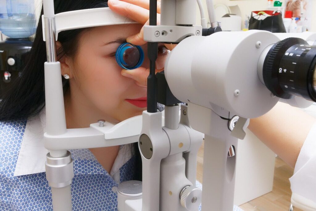 Occhi stanchi: cause, sintomi e quando fare una visita oculistica 5091177